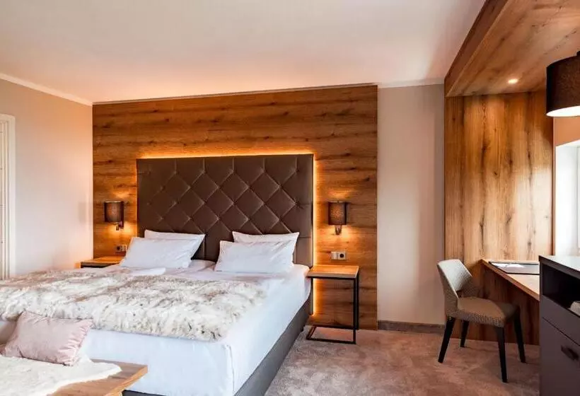 Standard Room, Burghotel Staufeneck