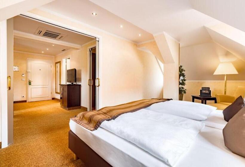 Junior Suite Vista Jardim, Burghotel Staufeneck