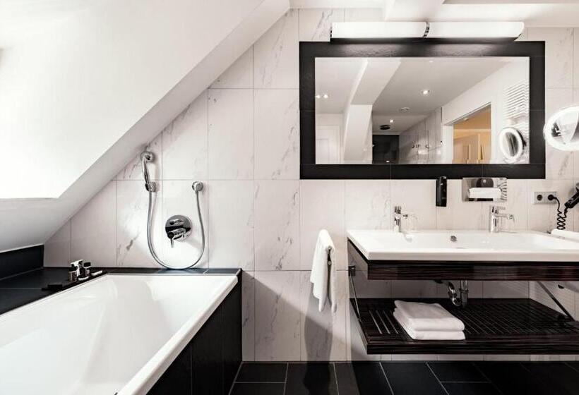 带园景的小型套房, Burghotel Staufeneck