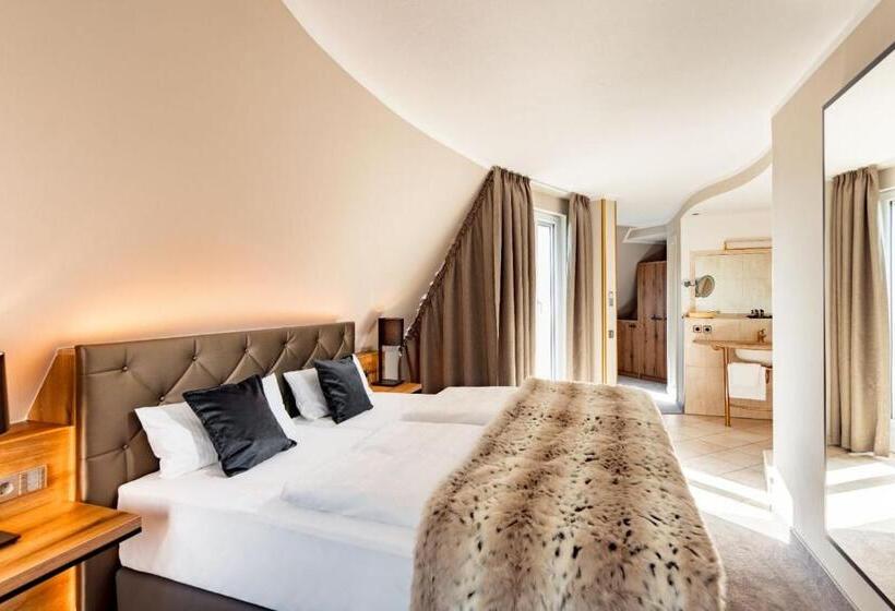 Suite Superior, Burghotel Staufeneck
