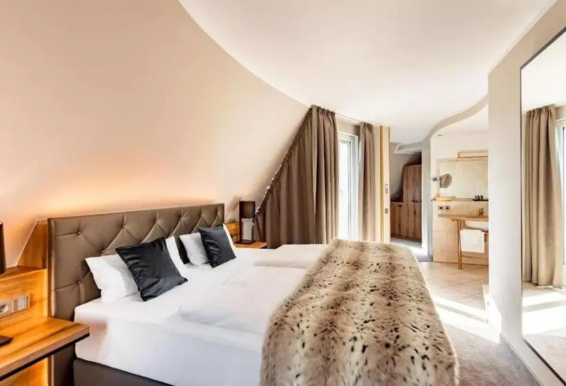 Superior Suite, Burghotel Staufeneck