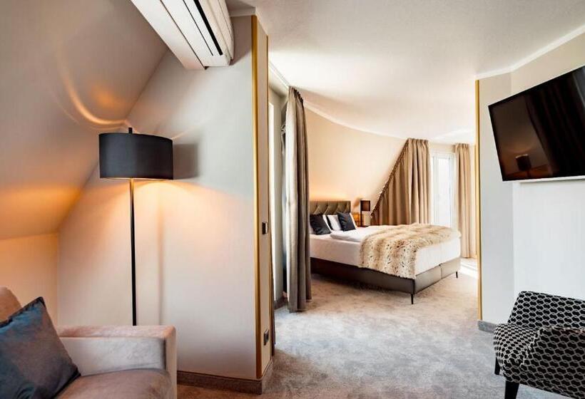 Suite Superior, Burghotel Staufeneck
