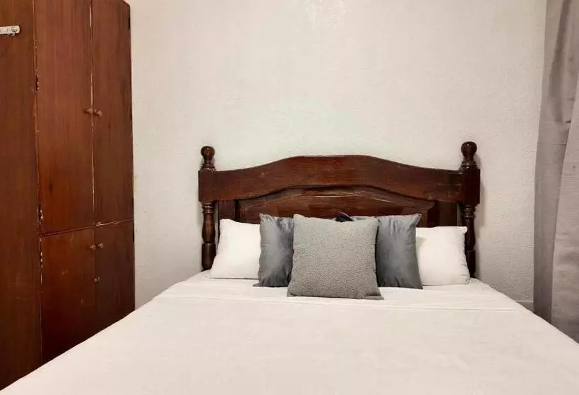 اتاق لوکس, Cecilia S Inn