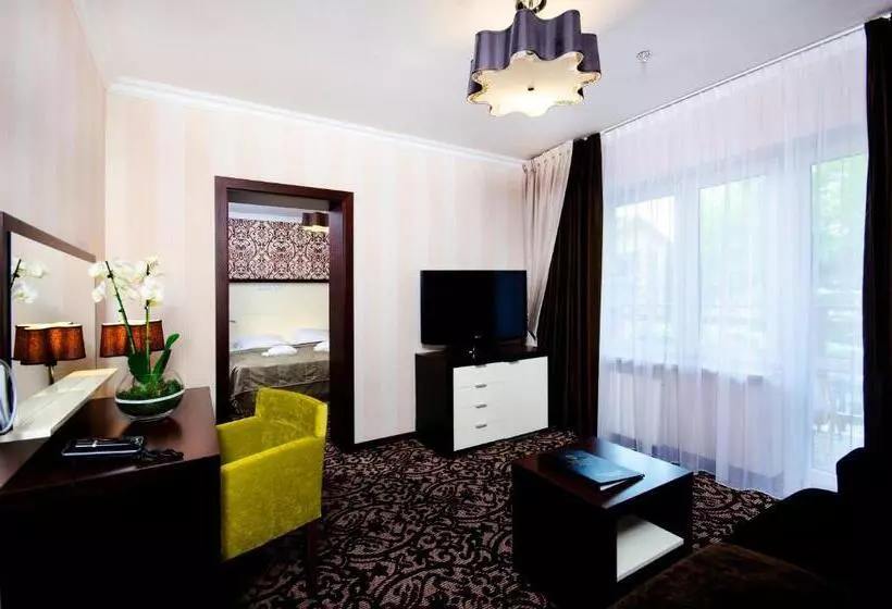 سوئیت جونیور خانوادگی, Czarny Potok Resort Spa & Conference