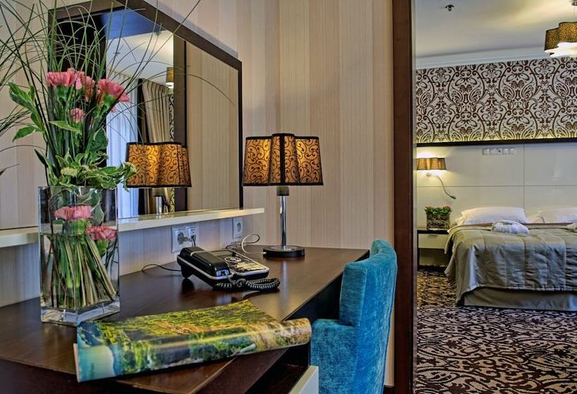 سوییت جونیور, Czarny Potok Resort Spa & Conference