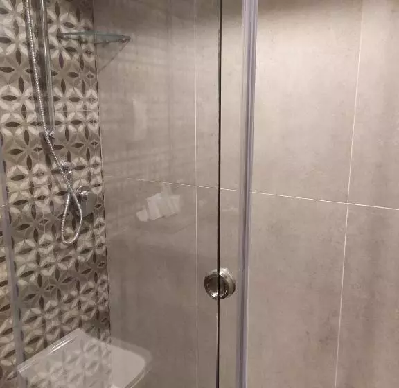 キングサイズベッドのクラブルーム, Fortune Valley View, Manipal   Member Itc S Hotel Group
