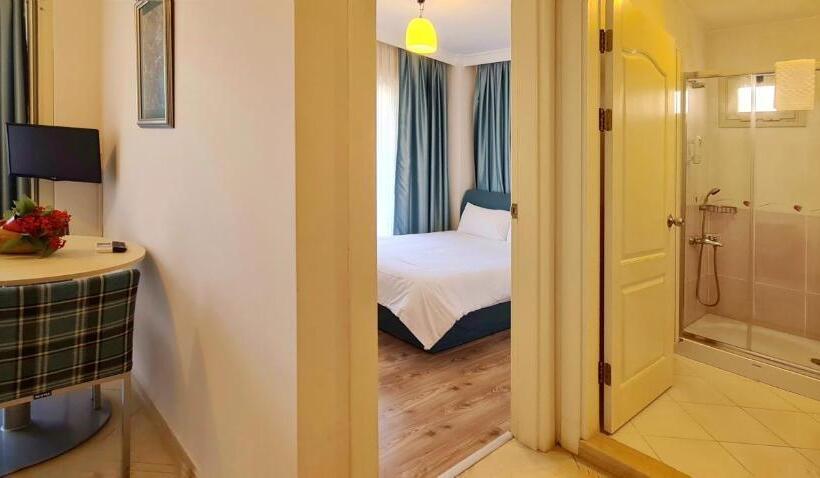 Полулюкс, Kamer Exclusive Hotel & Suites