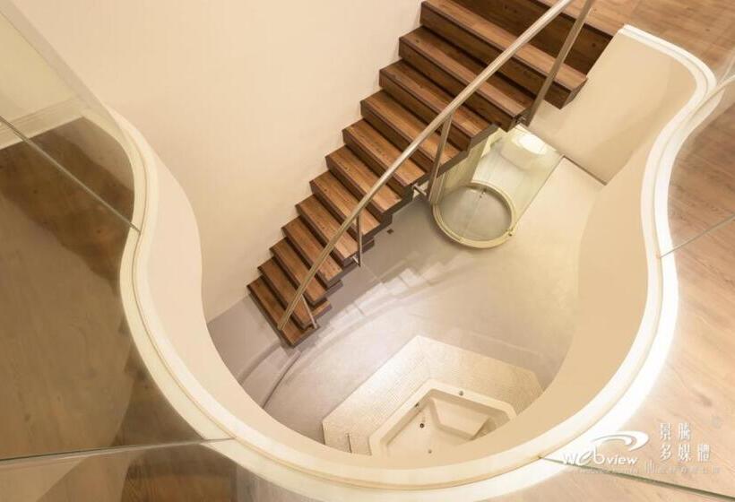 1 Bedroom Superior Apartment