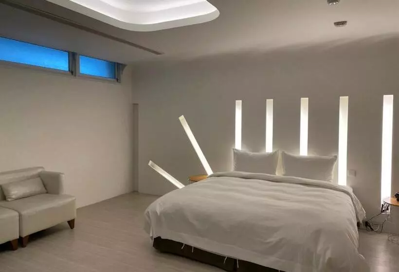 1 Bedroom Deluxe Apartment