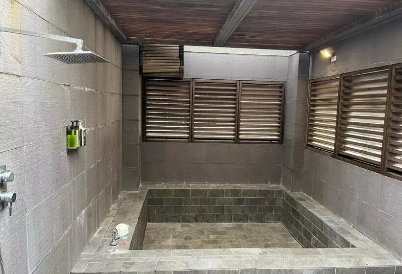 اتاق سوپریور, Yanold Hot Spring