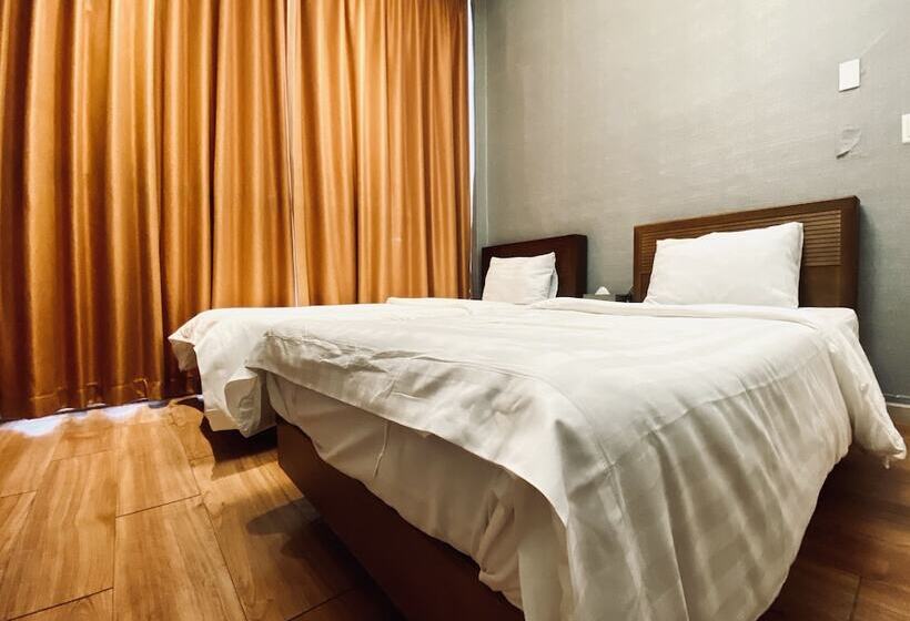 Quarto Deluxe, Myeongdong Merlin