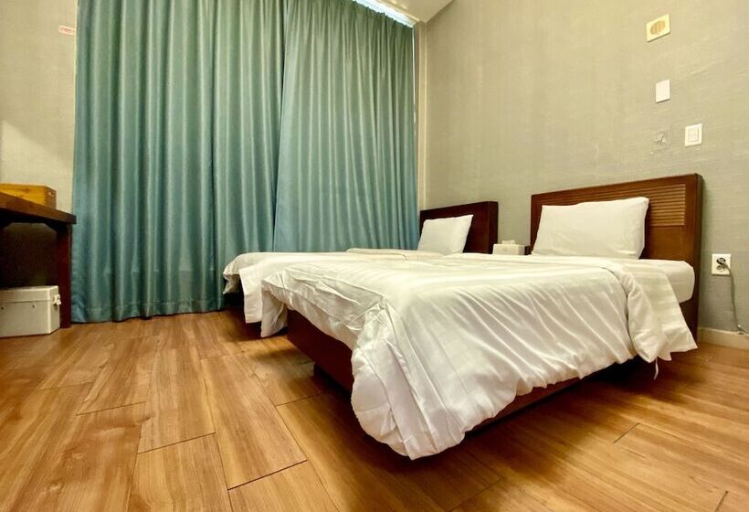 Quarto Deluxe, Myeongdong Merlin