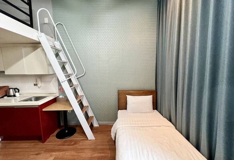 Quarto Estandar, Myeongdong Merlin