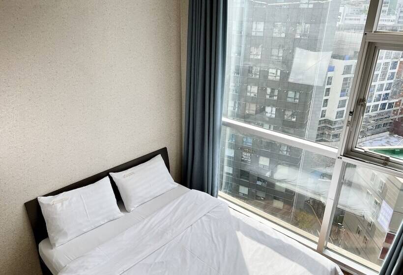 Quarto Estandar com Vistas, Myeongdong Merlin