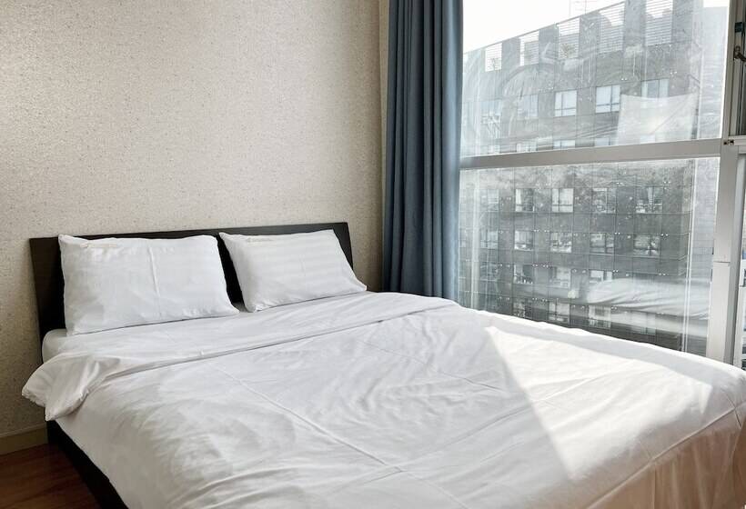 Quarto Estandar com Vistas, Myeongdong Merlin