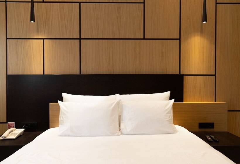 اتاق لوکس, Tesara