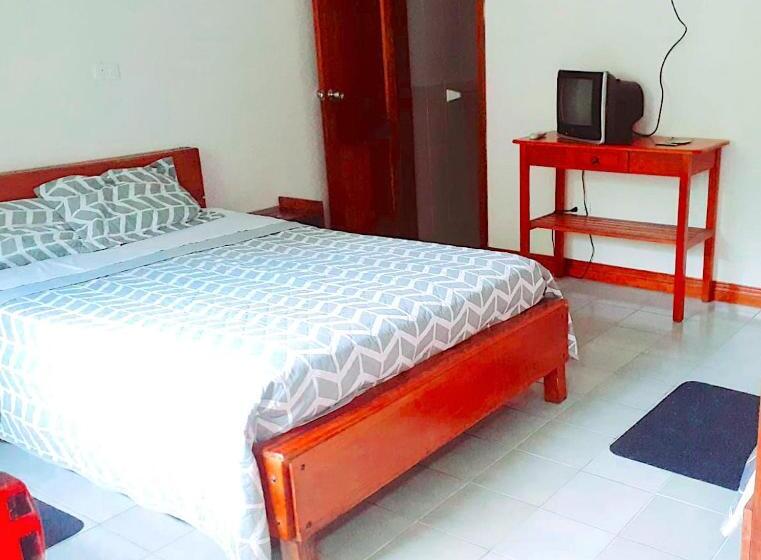 اتاق اکونومی, Hostal El Colibri