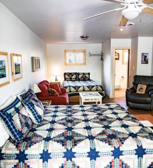 스위트, Rocky Mountain Inn