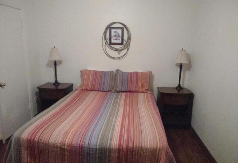 جناح غرفتين نوم, Rocky Mountain Inn