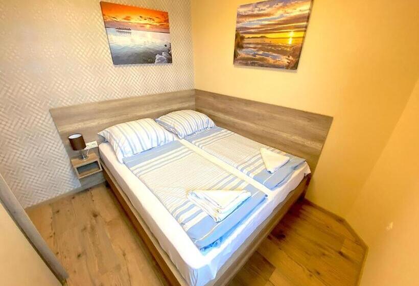 Family flat with balcony, Unio Vendégház 3