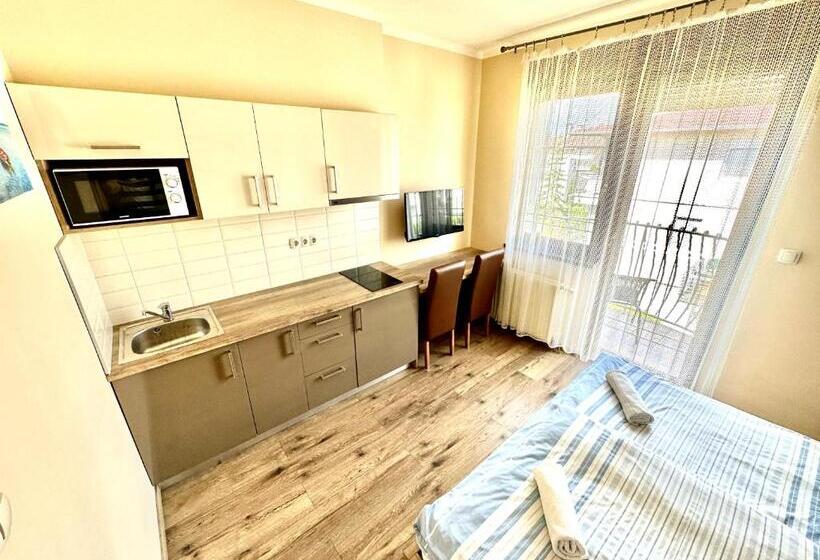 Family flat with balcony, Unio Vendégház 3