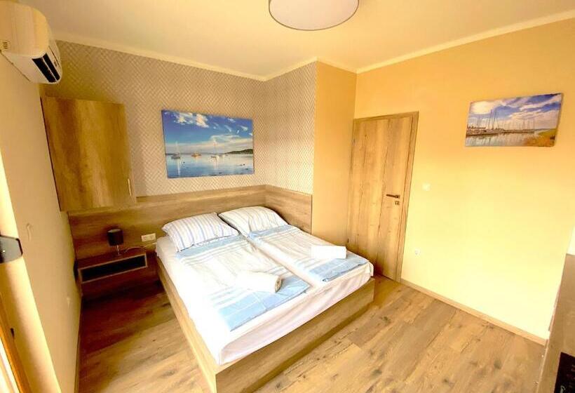 Family flat with balcony, Unio Vendégház 3