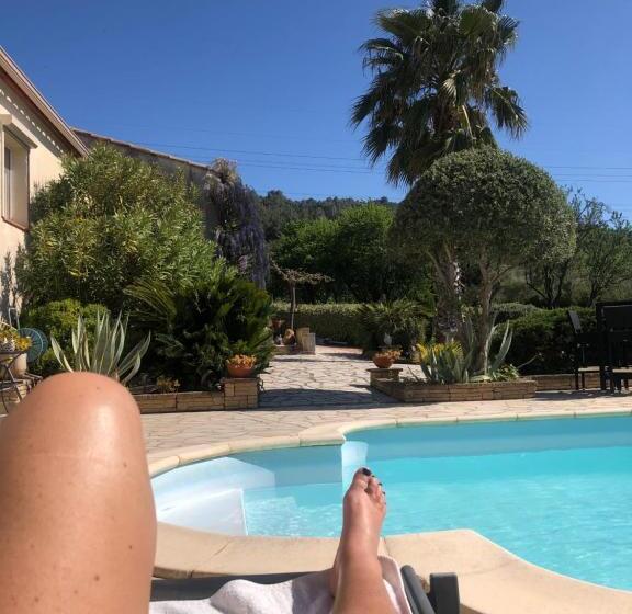 חדר סטנדרט נוף לבריכה, Marie Jean Chambre D Hotes & Gite