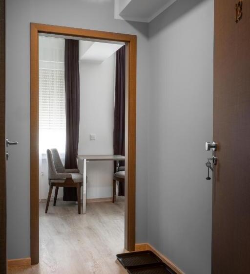 Номер Стандарт Трехместный, Löwen