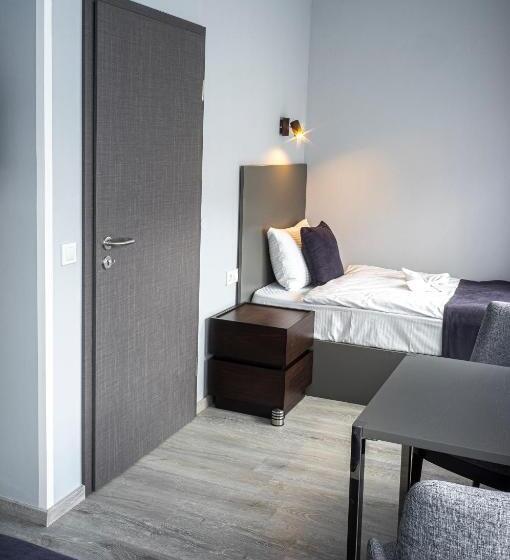 Номер Стандарт Трехместный, Löwen