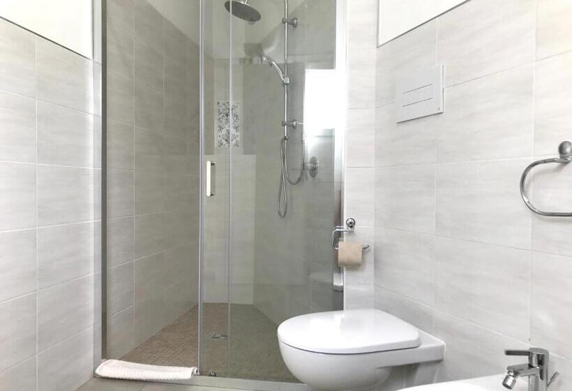 חדר סטנדרט נוף לגינה, Angolo Mare Apartments & Rooms