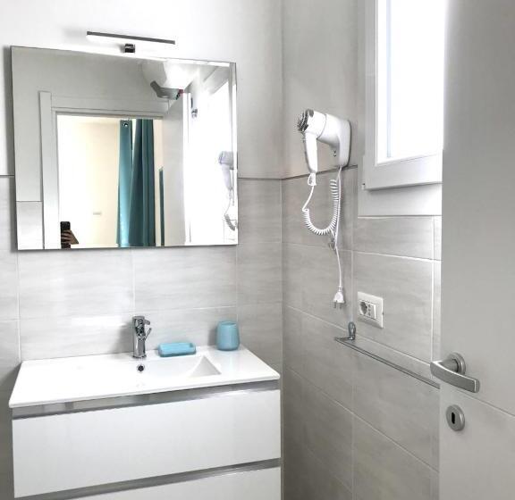 חדר סטנדרט נוף לגינה, Angolo Mare Apartments & Rooms