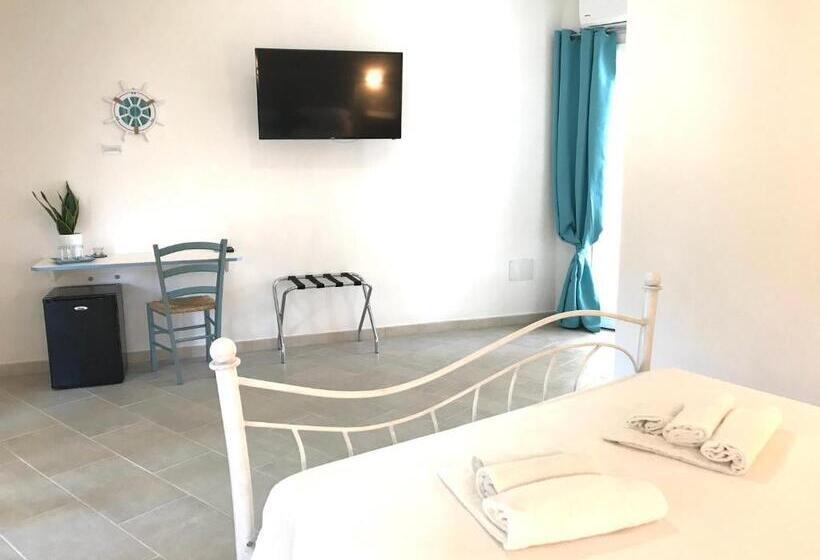 Номер Стандарт Кровать Кинг Адаптированный для Инвалидов, Angolo Mare Apartments & Rooms
