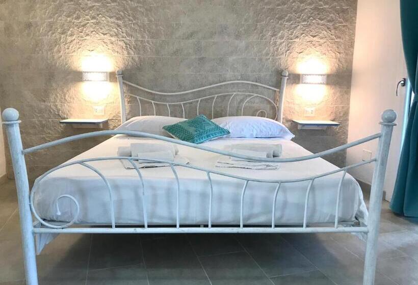 חדר סטנדרט, מיטת קינג, מותאם לאדם עם מוגבלויות, Angolo Mare Apartments & Rooms