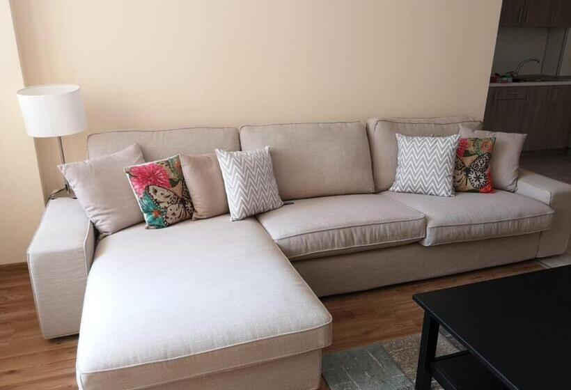 带1个卧室带泳池的公寓, Flora Beach Private