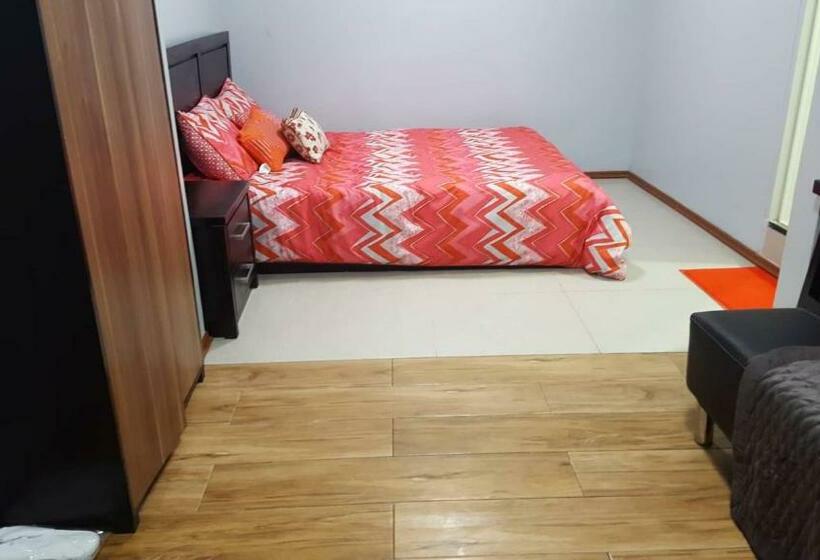 غرفة عائلية, Sn David Apartelle