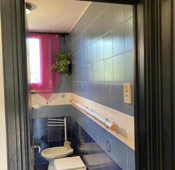 スタンダード4人部屋, Oasi Del Cuore Due Graziose Camere Con Vista Mare A 7 Min Dal Mare Di Castiglioncello