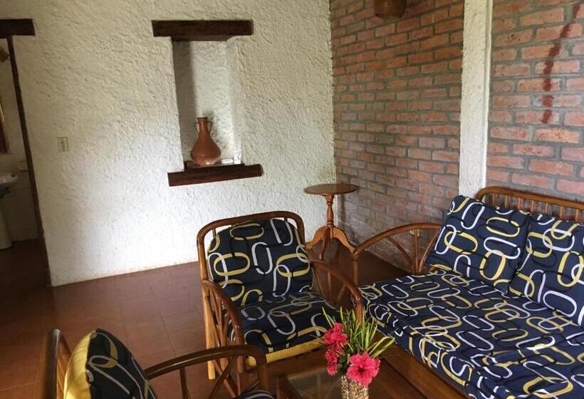 بنگله خانوادگی, Hosteria Cumilinche