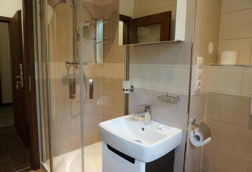 디럭스 룸, Jezírko Lesní Restaurant & Penzion