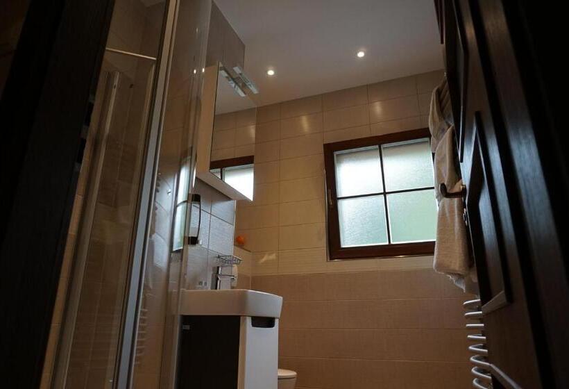 디럭스 룸, Jezírko Lesní Restaurant & Penzion