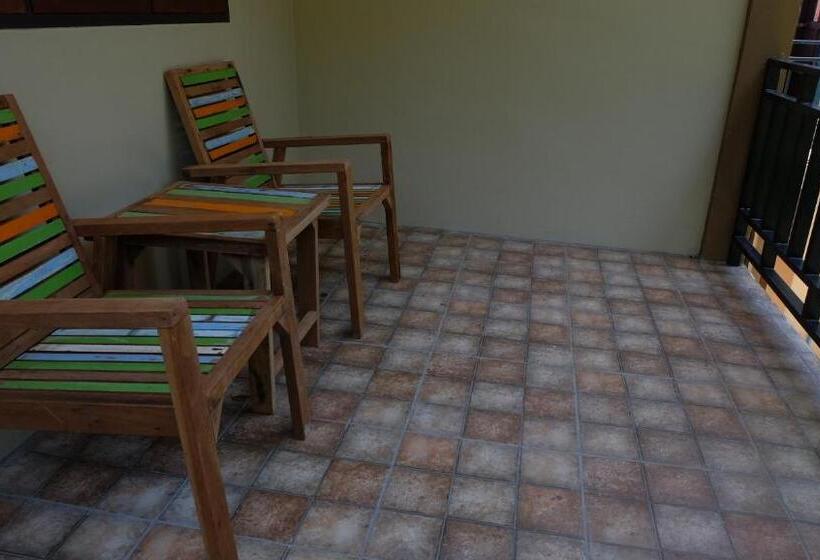 חדר דחוקס עם מיטת קינג, Captan Home