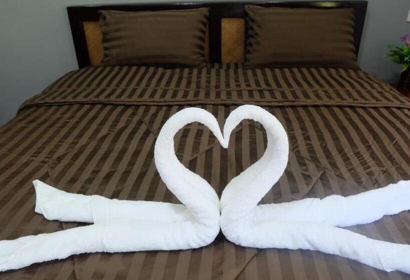 חדר דחוקס עם מיטת קינג, Captan Home