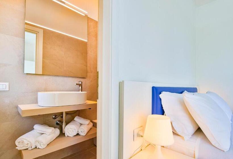 شقة غرفة نوم واحدة مزودة بشُرفة, Rex Residence