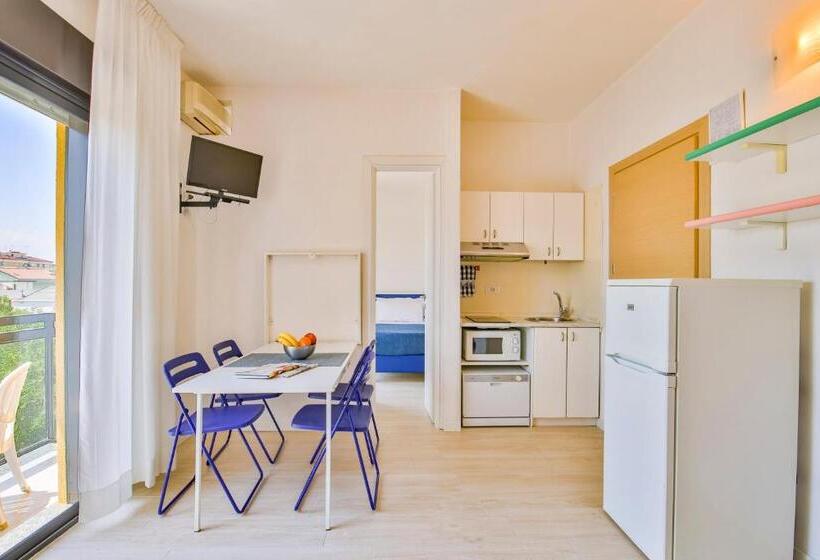 شقة غرفة نوم واحدة مزودة بشُرفة, Rex Residence