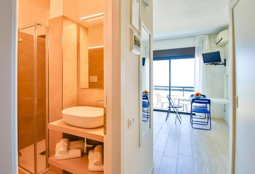 إستوديو قياسى مطل على البحر, Rex Residence