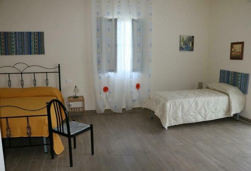 חדר סטנדרט לארבעה נוף לים, B&b Il Vigneto