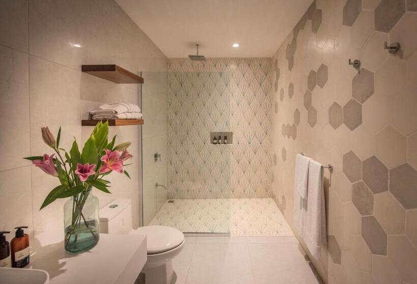 اتاق استاندارد با تخت دو نفره بزرگ, Ocotea Boutique