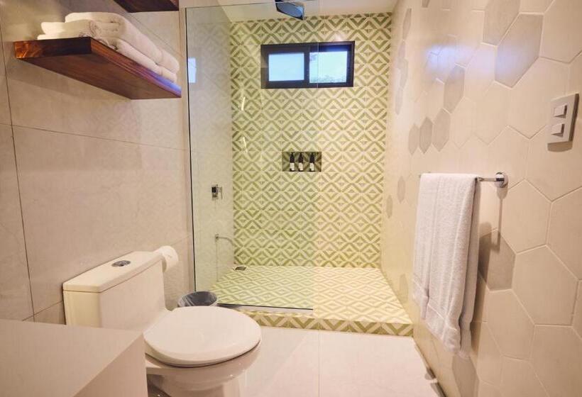 اتاق استاندارد با تخت دو نفره بزرگ, Ocotea Boutique
