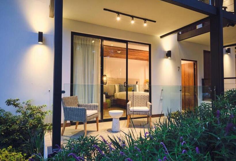 اتاق استاندارد با تخت دو نفره بزرگ, Ocotea Boutique