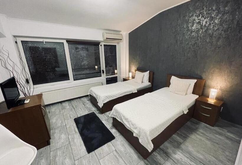 اتاق استاندارد با بالکن, Rivoli