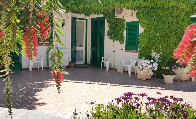 غرفة قياسية ثلاثية, Residenza Villa I Nidi